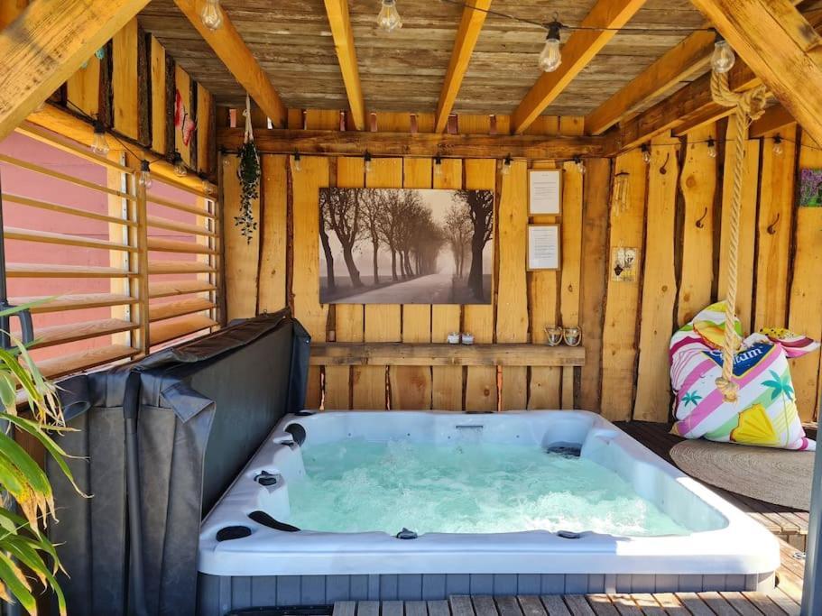 Wellness Chalet Met Jacuzzi, Sauna, Omheinde Tuin, 신트 아날란트 외부 사진